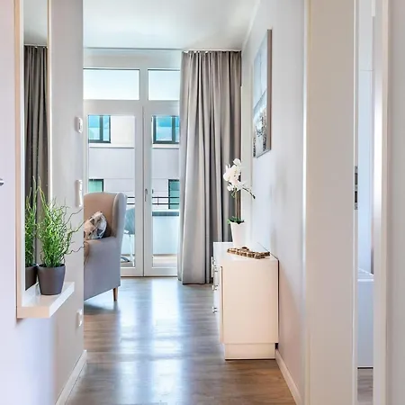 Ueppige Oase Mit Badewanne Und Appartement *