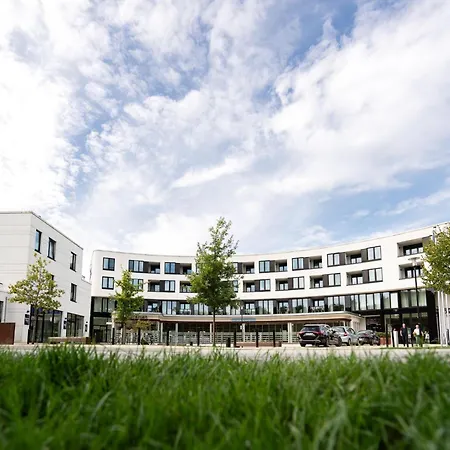 Ueppige Oase Mit Badewanne Und Lübeck
