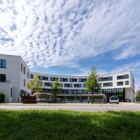 Ueppige Oase Mit Badewanne Und Lübeck