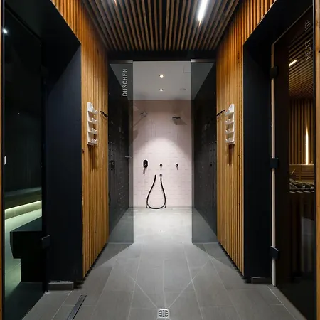 Ueppige Oase Mit Badewanne Und Appartement *